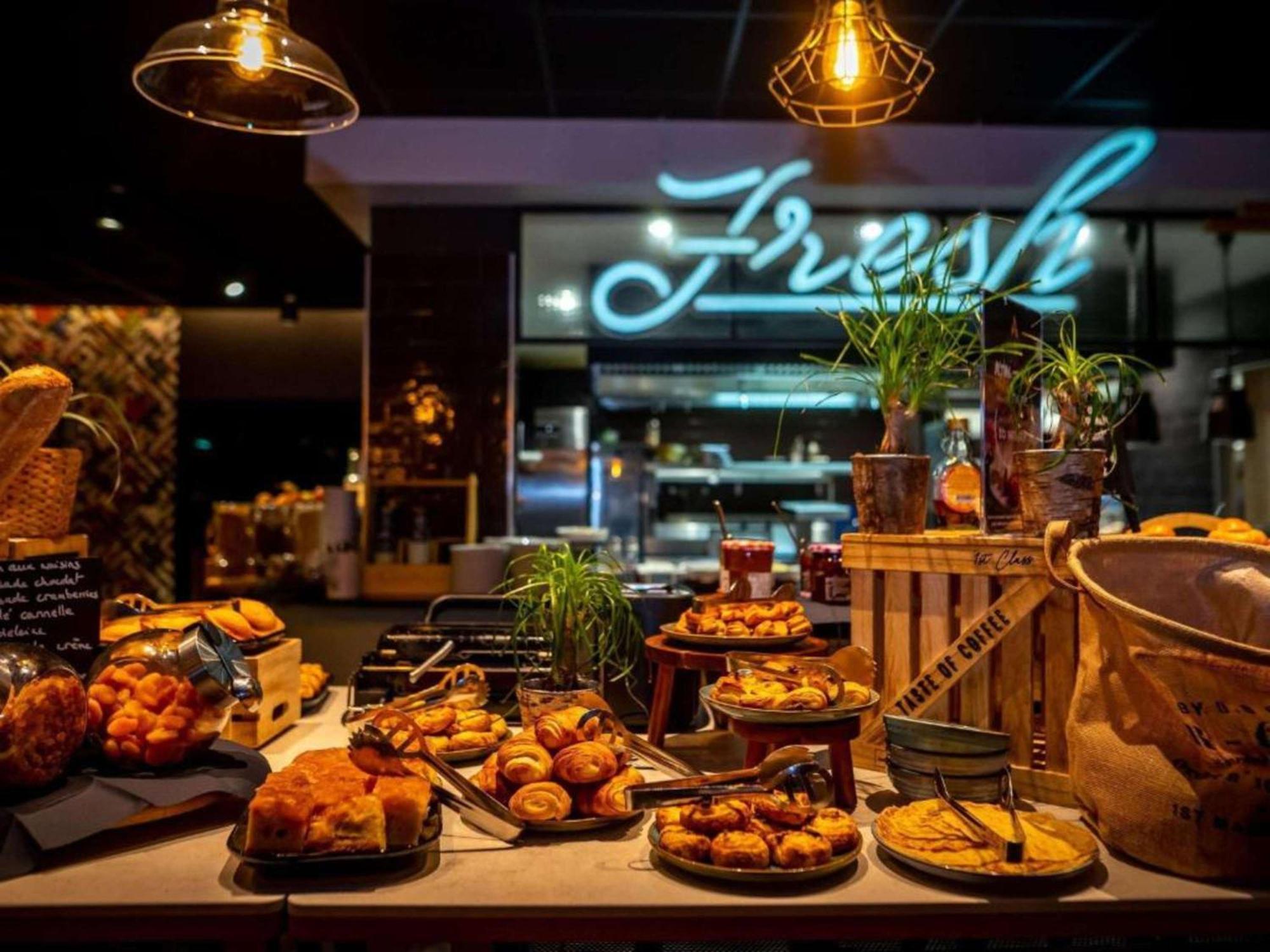 Novotel Valence Sud Екстериор снимка